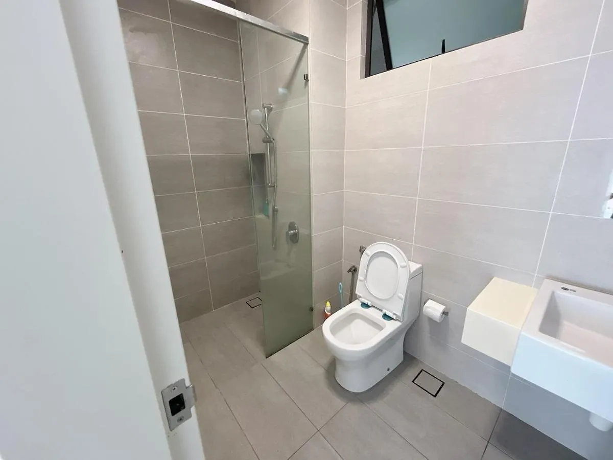 3 Room Cozy Comfy 1-11 Pax Old Klang Road 7 Min To Midvalley Kuala Lumpur Ma­lay­sia